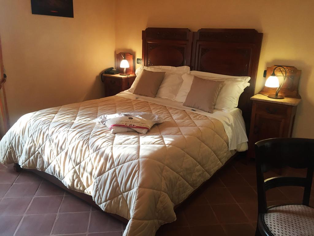 La Foresteria Del Castello - Wellness Hotel In Dimora Storica CastellʼAlfero Екстериор снимка