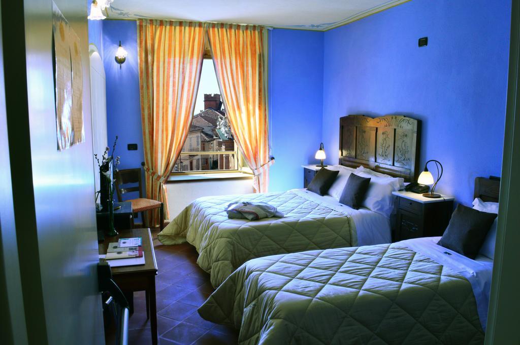 La Foresteria Del Castello - Wellness Hotel In Dimora Storica CastellʼAlfero Екстериор снимка