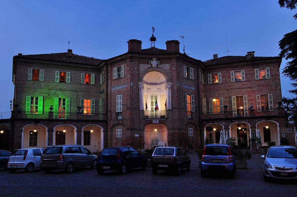 La Foresteria Del Castello - Wellness Hotel In Dimora Storica CastellʼAlfero Екстериор снимка