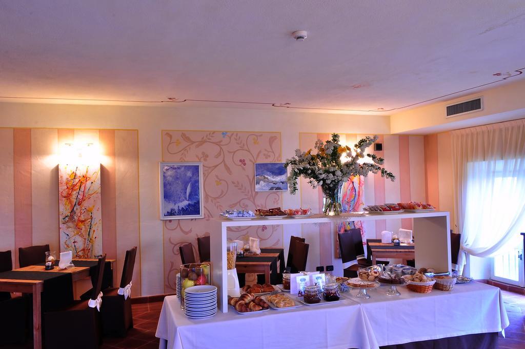 La Foresteria Del Castello - Wellness Hotel In Dimora Storica CastellʼAlfero Екстериор снимка