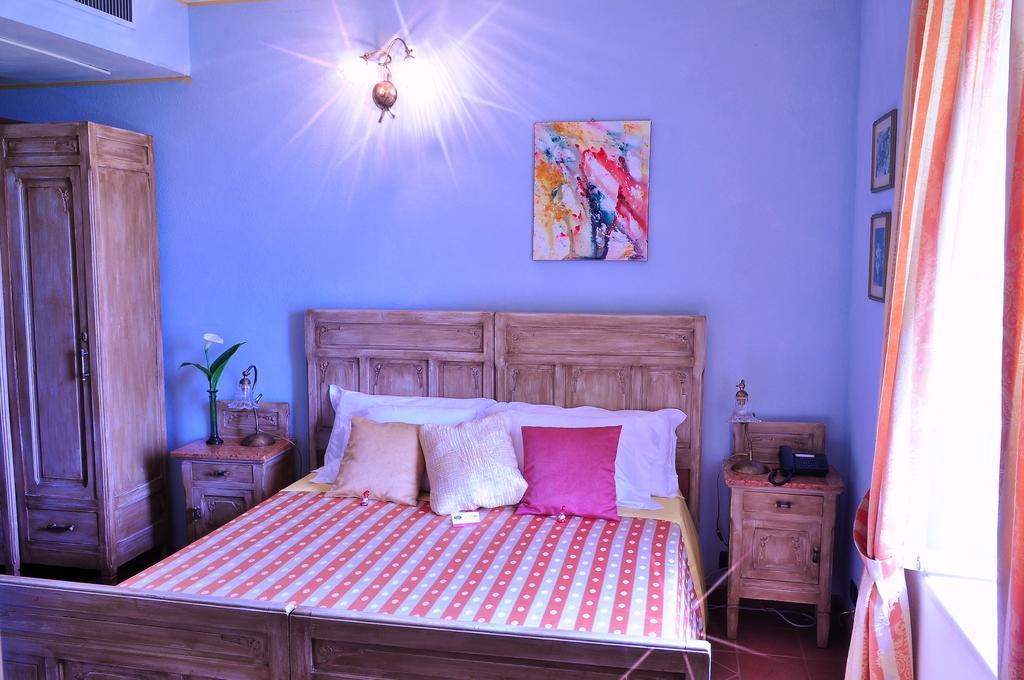 La Foresteria Del Castello - Wellness Hotel In Dimora Storica CastellʼAlfero Стая снимка