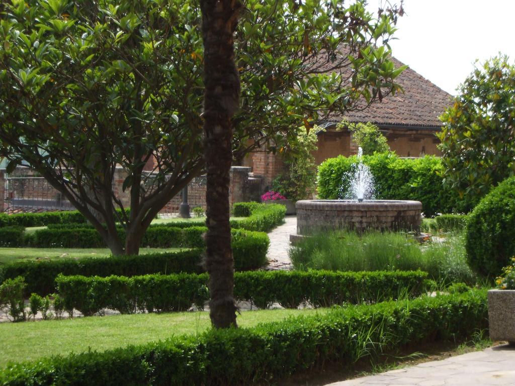 La Foresteria Del Castello - Wellness Hotel In Dimora Storica CastellʼAlfero Екстериор снимка
