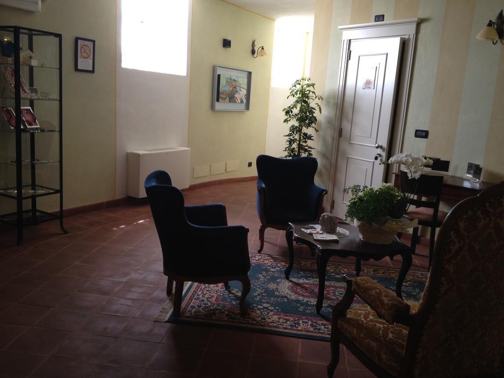 La Foresteria Del Castello - Wellness Hotel In Dimora Storica CastellʼAlfero Екстериор снимка