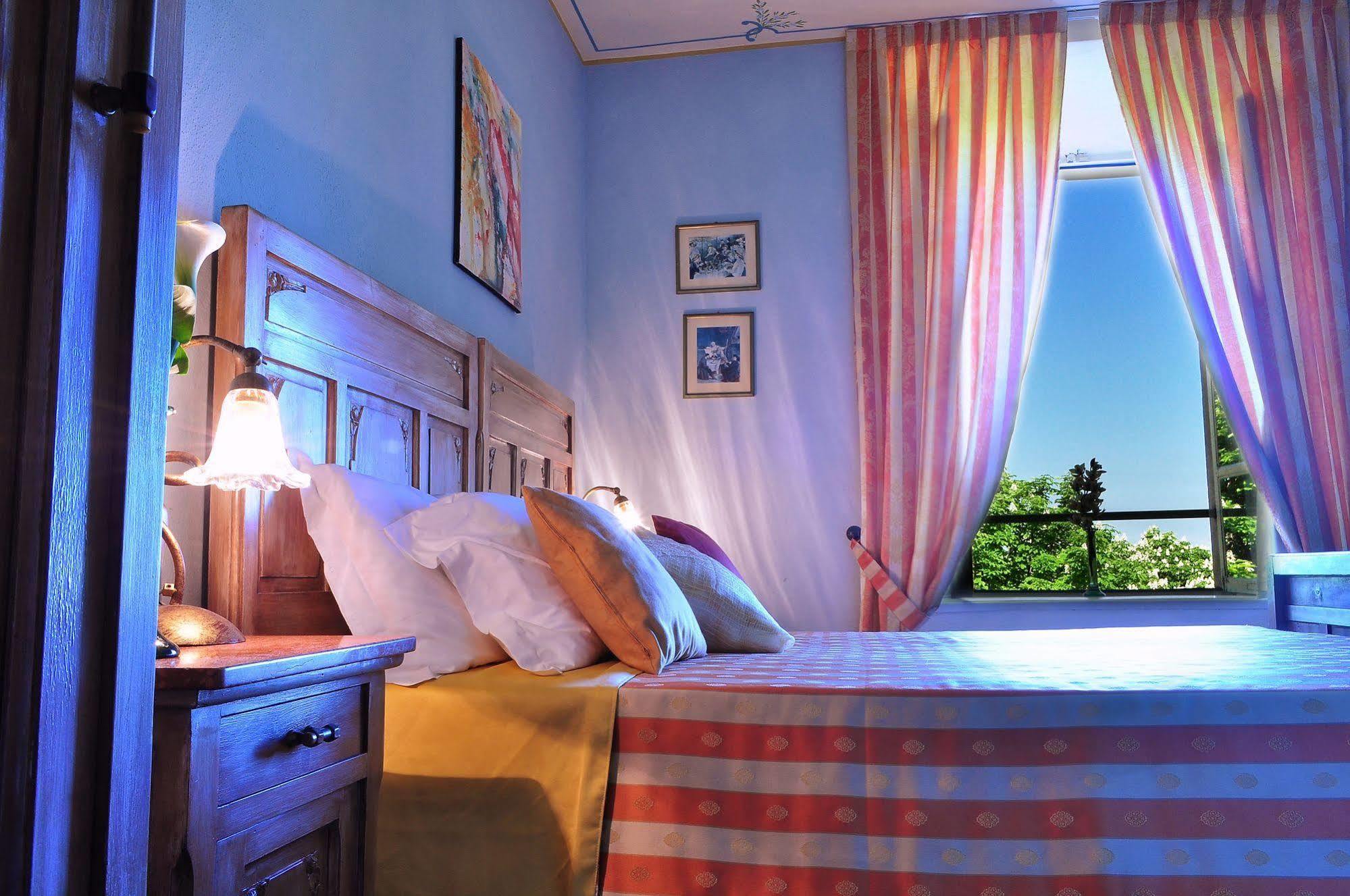 La Foresteria Del Castello - Wellness Hotel In Dimora Storica CastellʼAlfero Екстериор снимка