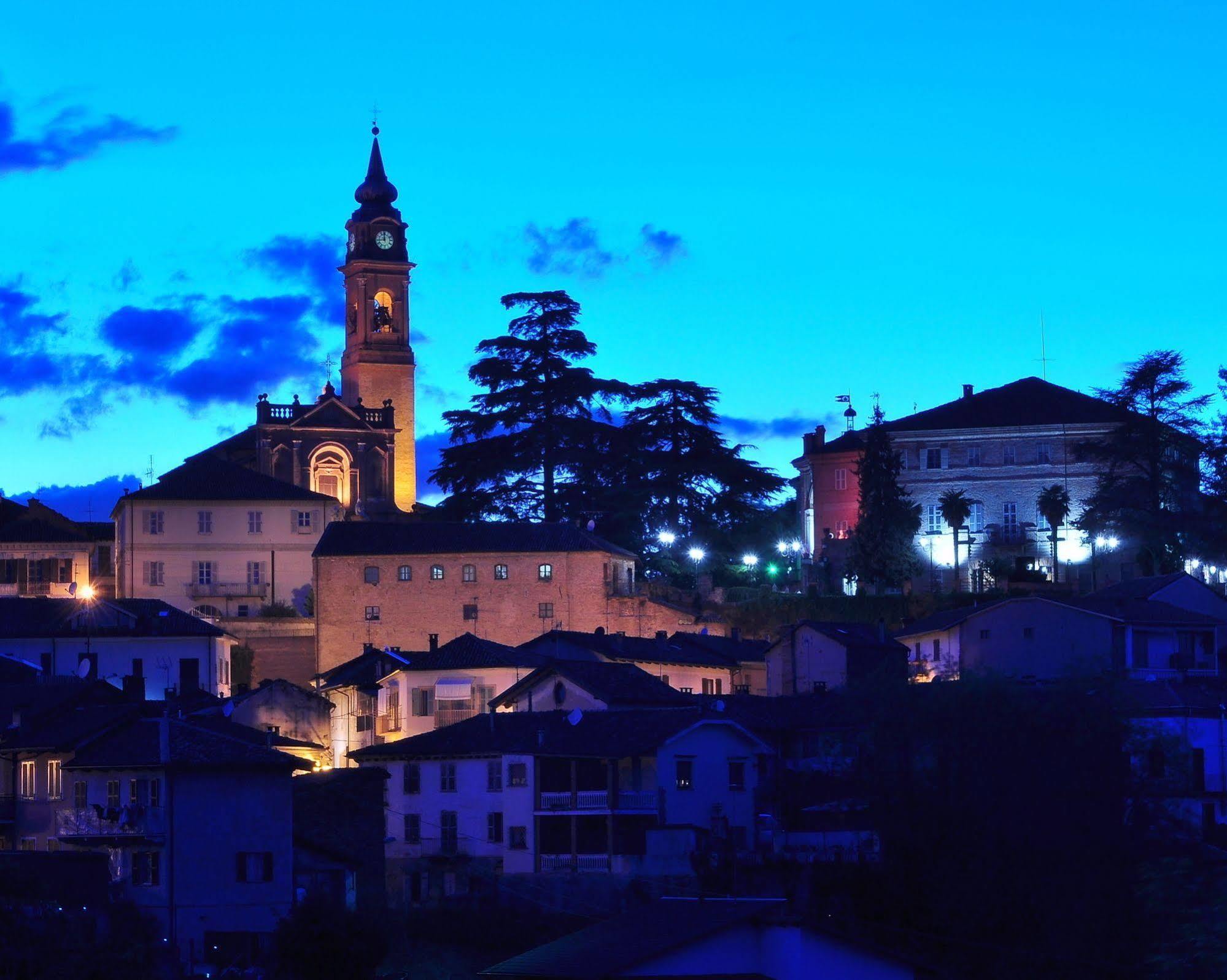 La Foresteria Del Castello - Wellness Hotel In Dimora Storica CastellʼAlfero Екстериор снимка