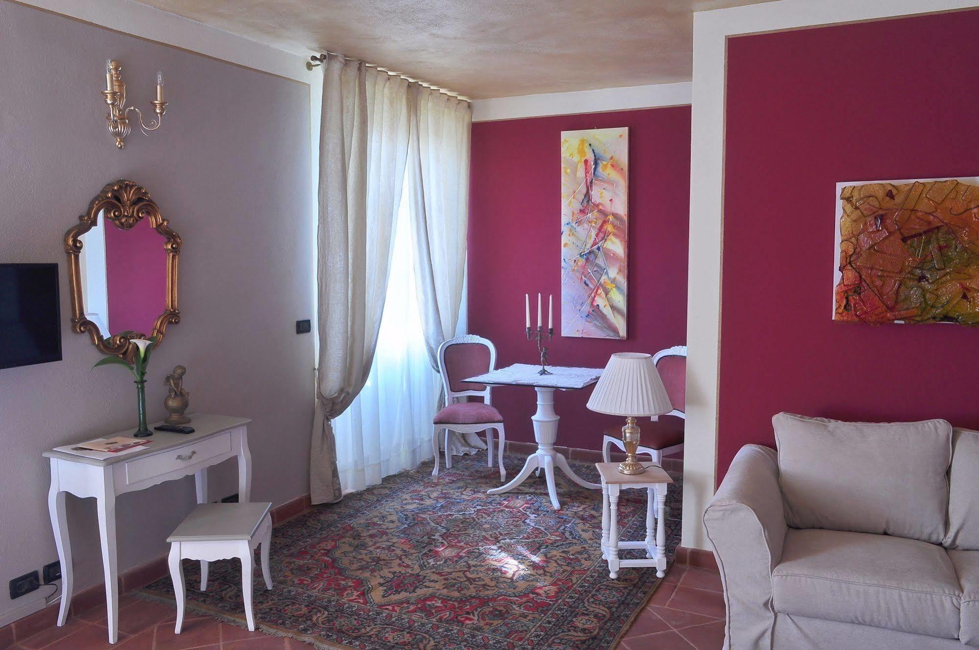La Foresteria Del Castello - Wellness Hotel In Dimora Storica CastellʼAlfero Екстериор снимка